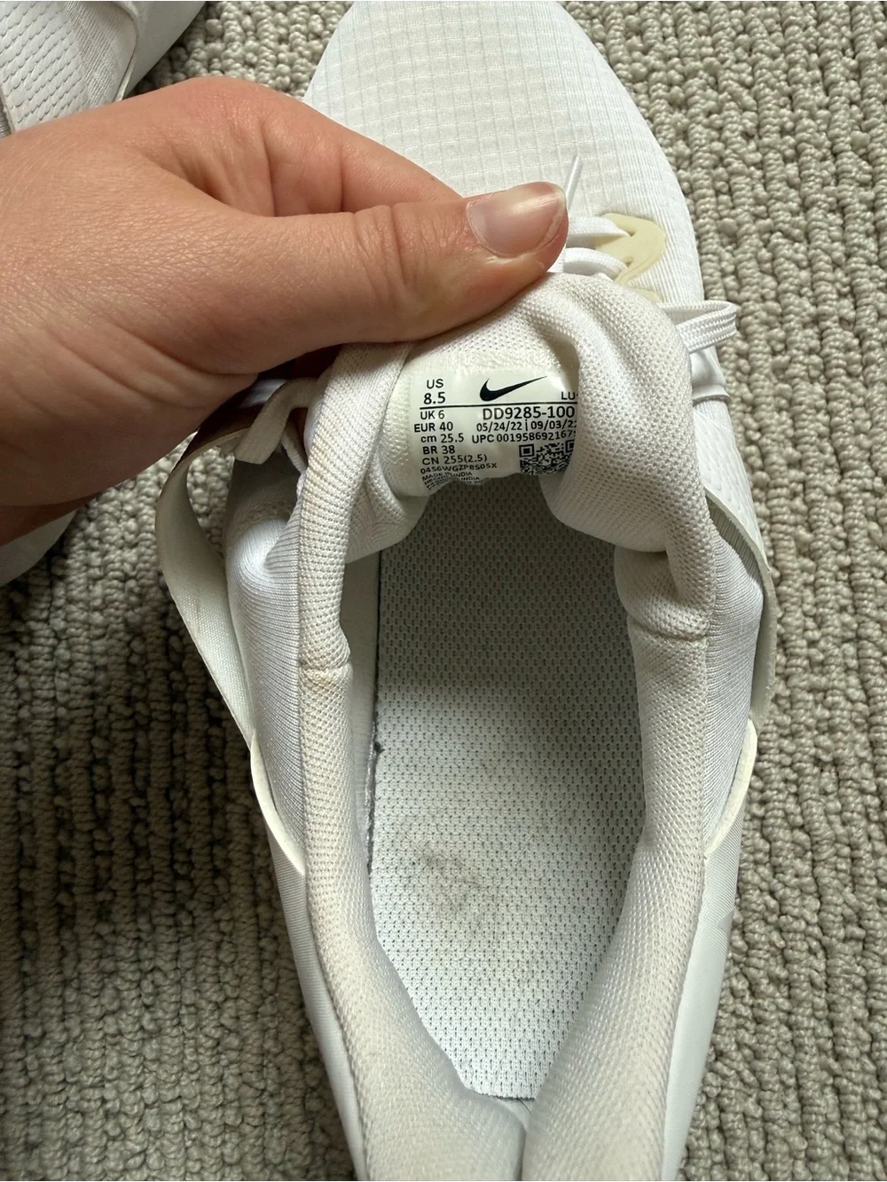 Nike Air Max Bella TR 5 Triple White Women’s 8.5 Training Shoes DD9285-100
